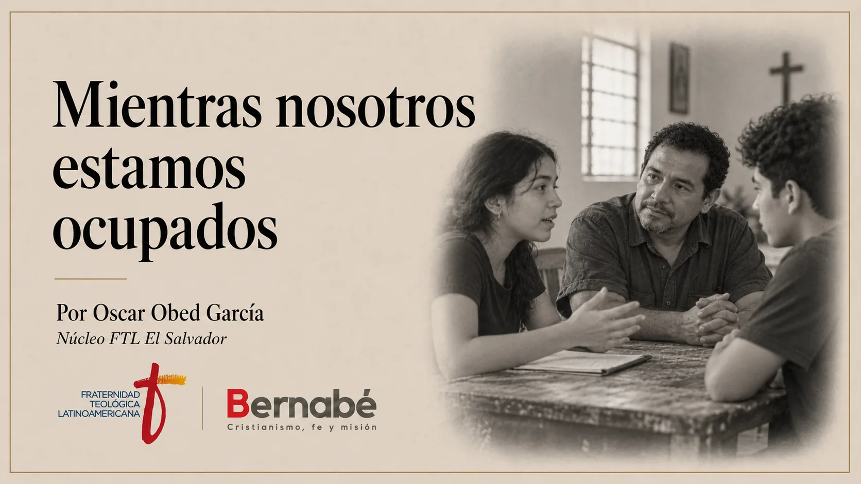 Adulto escucha a dos jóvenes alrededor de una mesa; ilustración de «Mientras nosotros estamos ocupados», de Oscar Obed García, sobre pastoreo juvenil.
